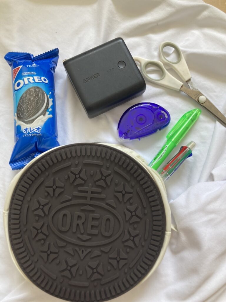 OREO（R）クッキー型ポーチBOOK